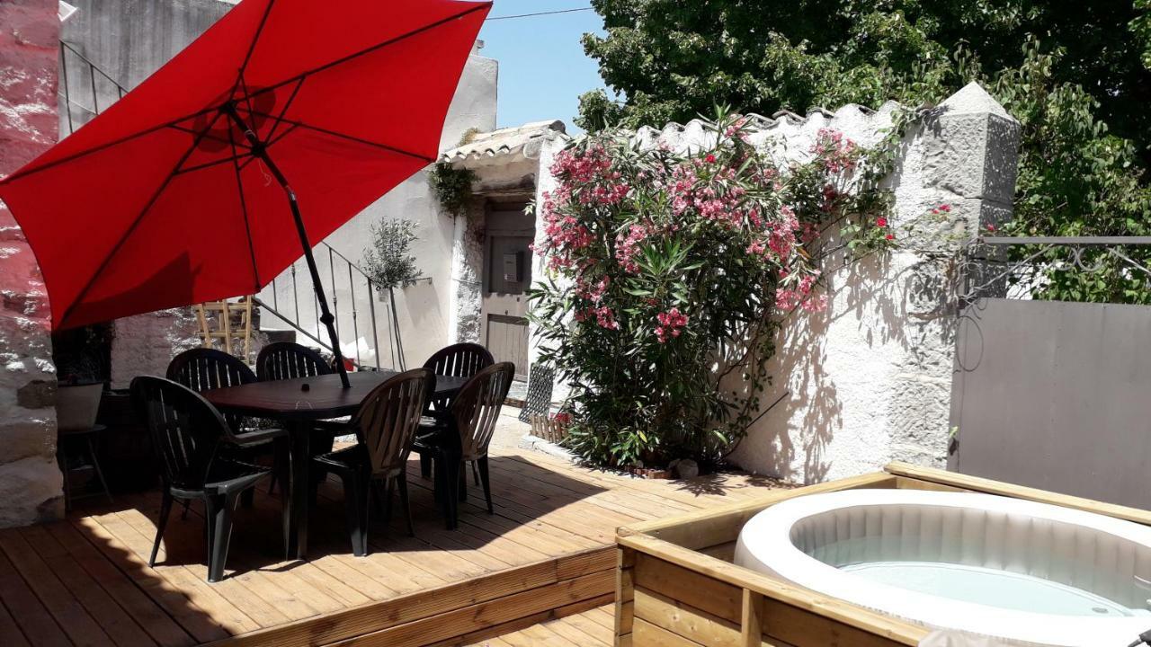 Le Patio Aux Hirondelles Villa Lagorce  Exterior foto